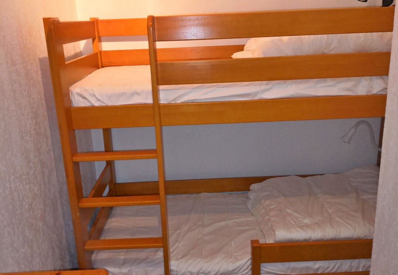 Appartement à Les Carroz d'Arâches - Chalet 6 personnes, proche centre et pistes - FLE585