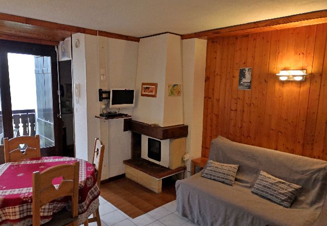 Appartement à Les Carroz d'Arâches - Carroz d'Arâches, centre, location appartement de vacances pour 4/5 personnes - MAZ588