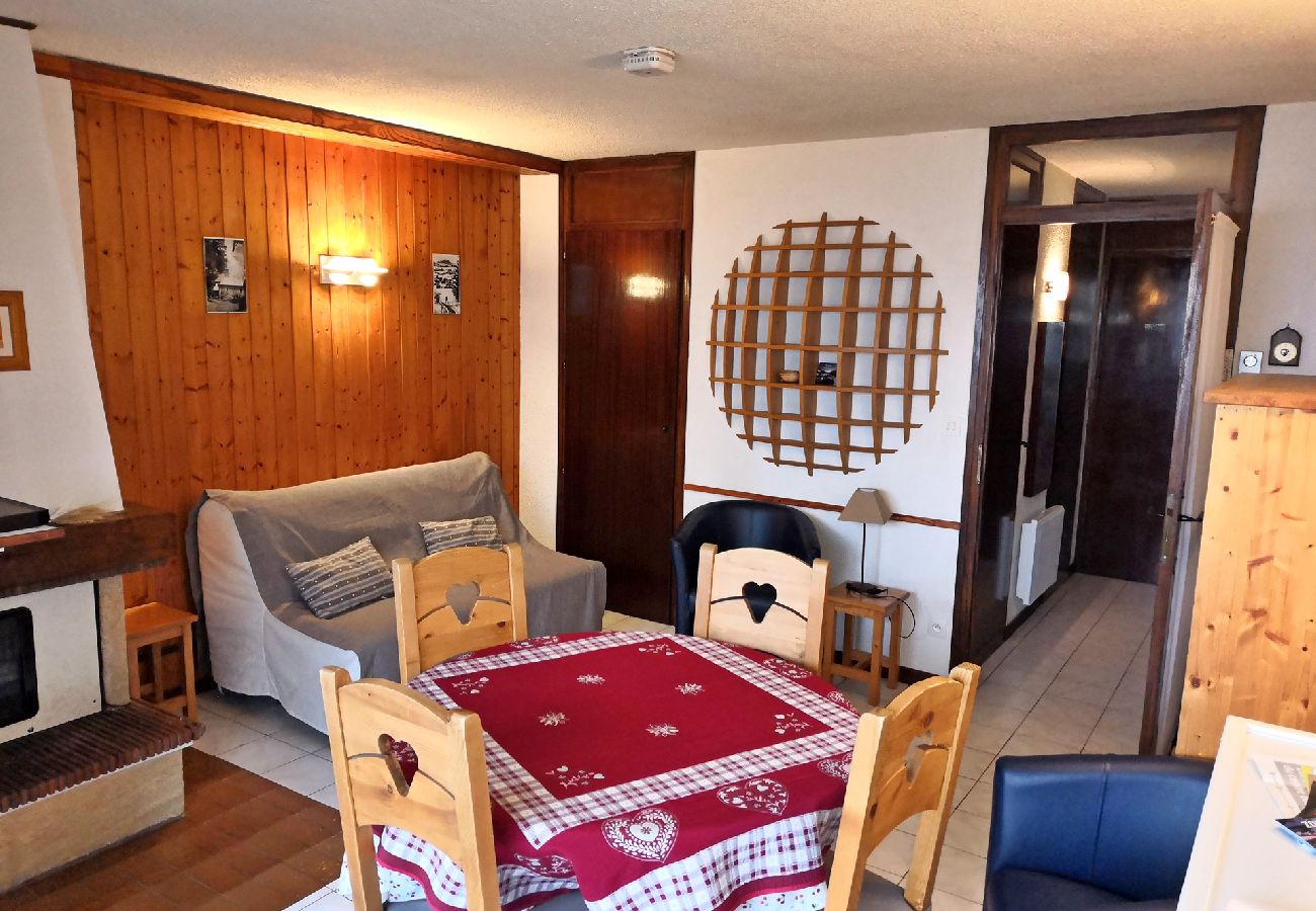 Appartement à Les Carroz d'Arâches - Carroz d'Arâches, centre, location appartement de vacances pour 4/5 personnes - MAZ588