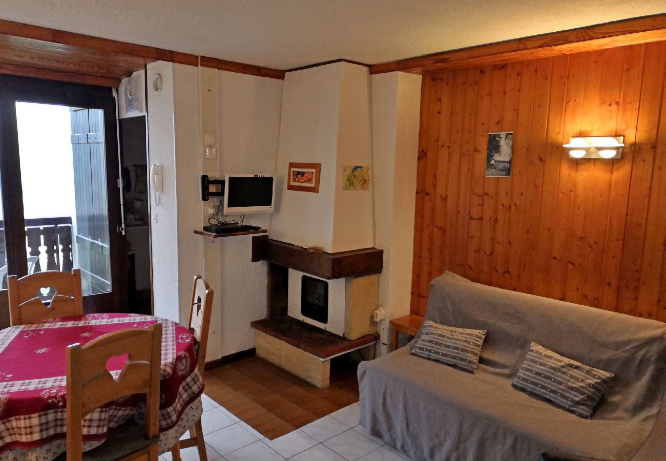 Appartement à Les Carroz d'Arâches - Carroz d'Arâches, centre, location appartement de vacances pour 4/5 personnes - MAZ588