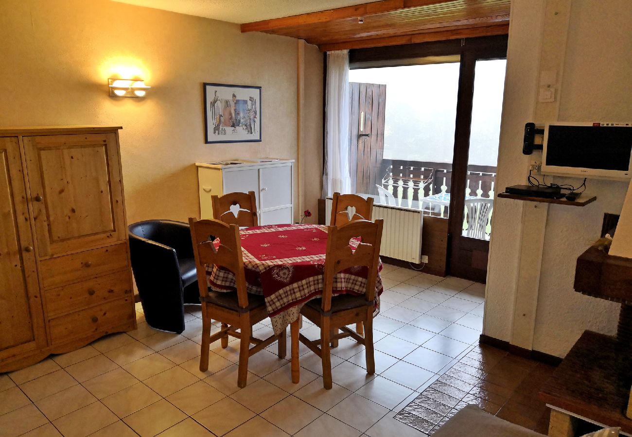 Appartement à Les Carroz d'Arâches - Carroz d'Arâches, centre, location appartement de vacances pour 4/5 personnes - MAZ588