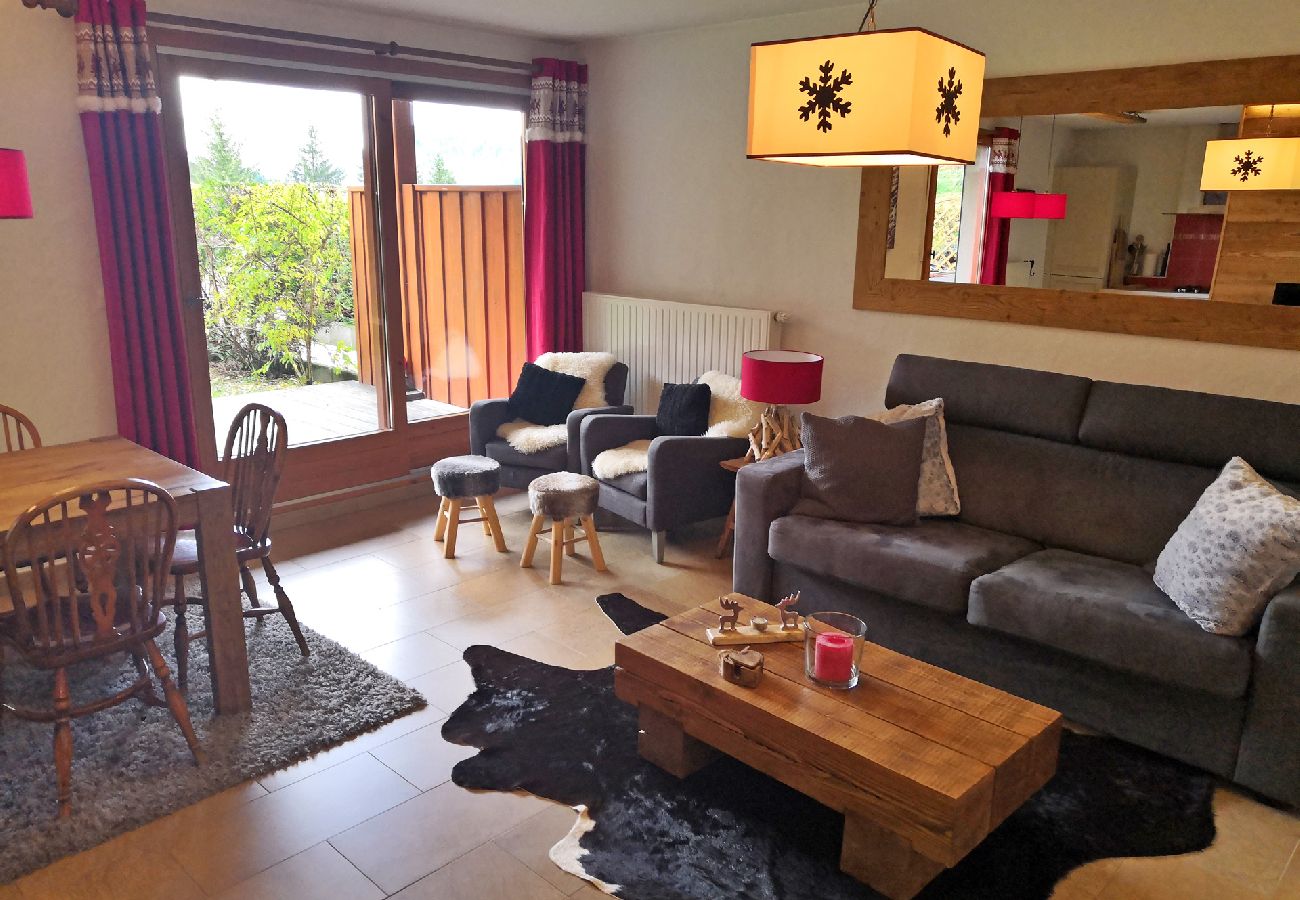 Appartement à Les Carroz d'Arâches - PROMOTION semaines du 17/02 au 24/02 et du 24/02 au 02/03 d'Arâches, à 1,3 km du centre, appartement de vacances pour 6 personnes - OLI590