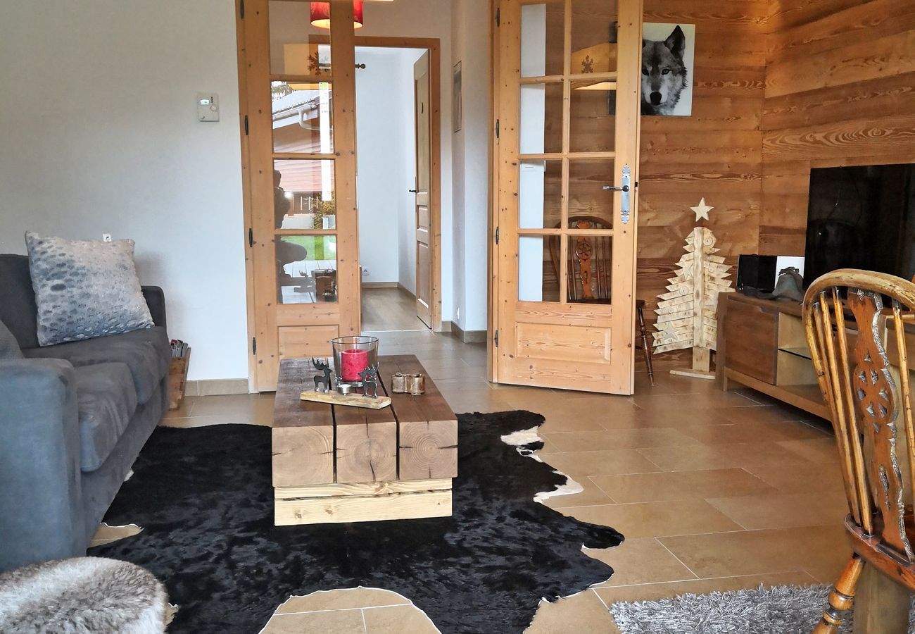 Appartement à Les Carroz d'Arâches - PROMOTION semaines du 17/02 au 24/02 et du 24/02 au 02/03 d'Arâches, à 1,3 km du centre, appartement de vacances pour 6 personnes - OLI590