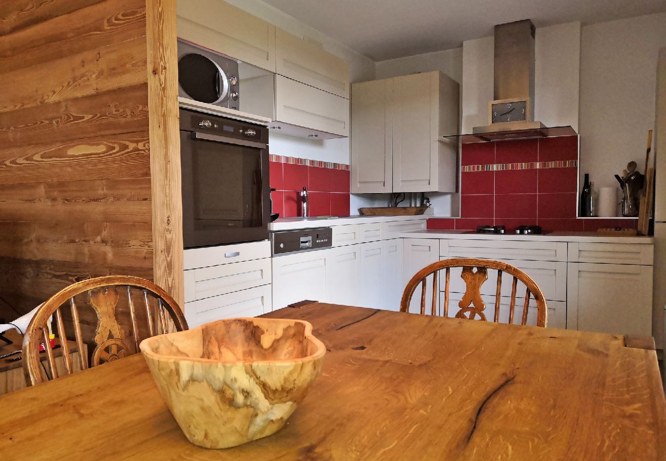 Appartement à Les Carroz d'Arâches - Spacieux appartement de vacances pour 6 personnes - OLI590