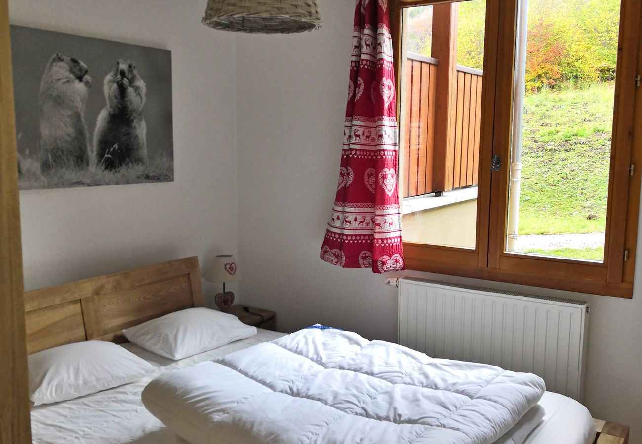 Appartement à Les Carroz d'Arâches - Spacieux appartement de vacances pour 6 personnes - OLI590
