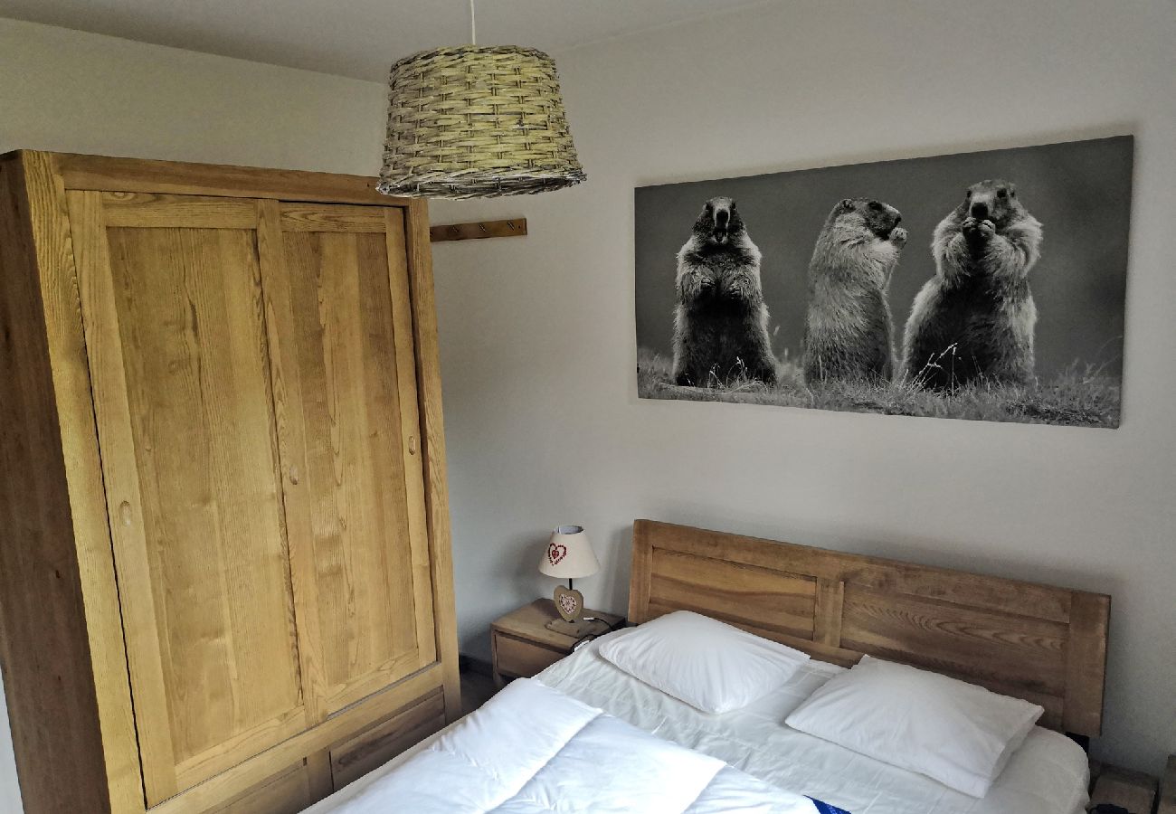 Appartement à Les Carroz d'Arâches - Spacieux appartement de vacances pour 6 personnes - OLI590