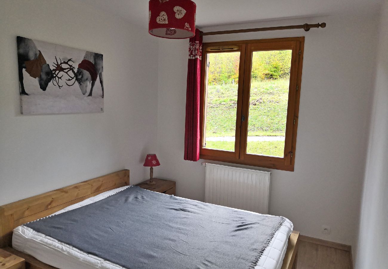 Appartement à Les Carroz d'Arâches - Spacieux appartement de vacances pour 6 personnes - OLI590