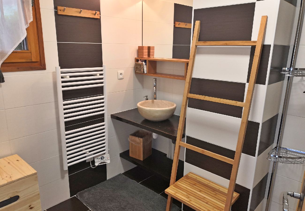 Appartement à Les Carroz d'Arâches - Spacieux appartement de vacances pour 6 personnes - OLI590