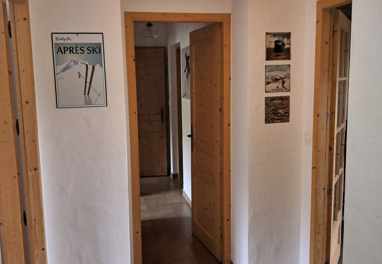 Appartement à Les Carroz d'Arâches - PROMOTION semaines du 17/02 au 24/02 et du 24/02 au 02/03 d'Arâches, à 1,3 km du centre, appartement de vacances pour 6 personnes - OLI590