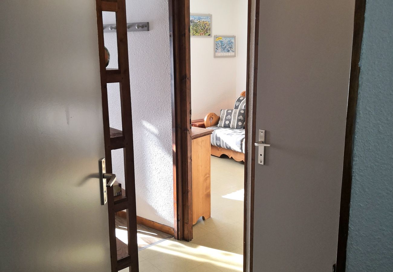 Appartement à Les Carroz d'Arâches - appartement pour 4 personnes plein centre Les Carroz - CIN583