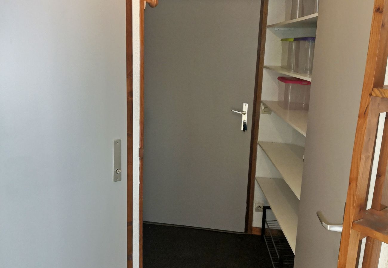 Appartement à Les Carroz d'Arâches - appartement pour 4 personnes plein centre Les Carroz - CIN583