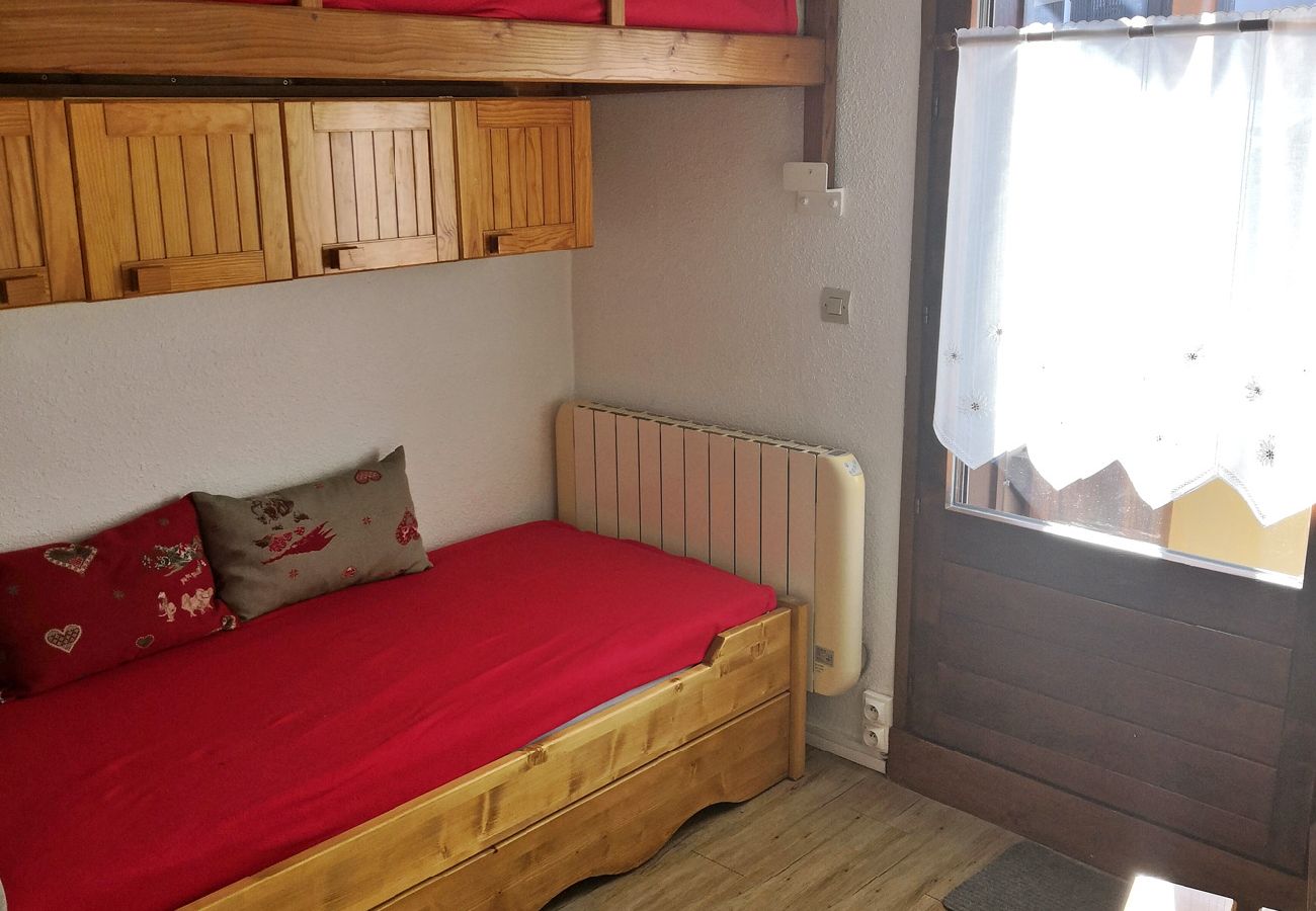 Appartement à Les Carroz d'Arâches - appartement pour 4 personnes plein centre Les Carroz - CIN583