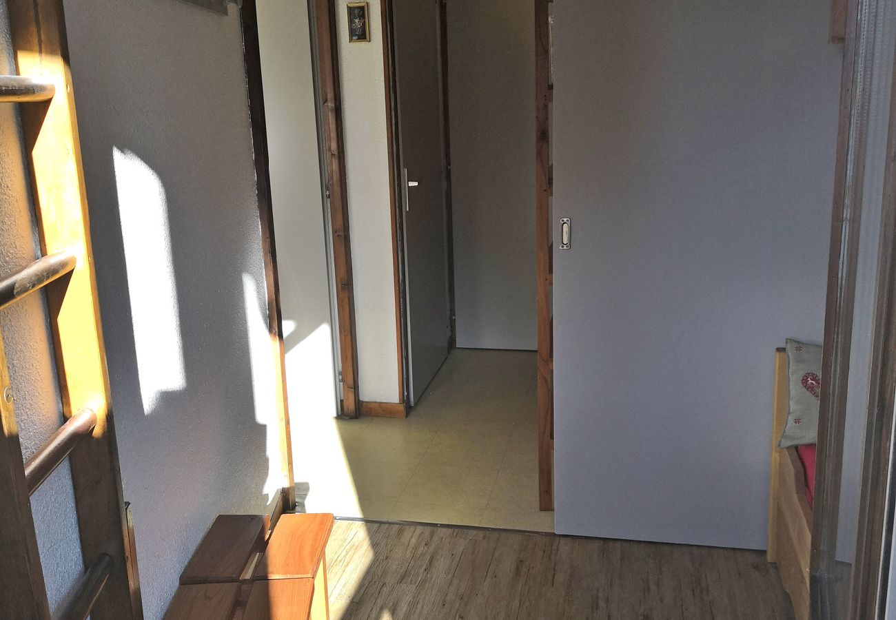 Appartement à Les Carroz d'Arâches - appartement pour 4 personnes plein centre Les Carroz - CIN583