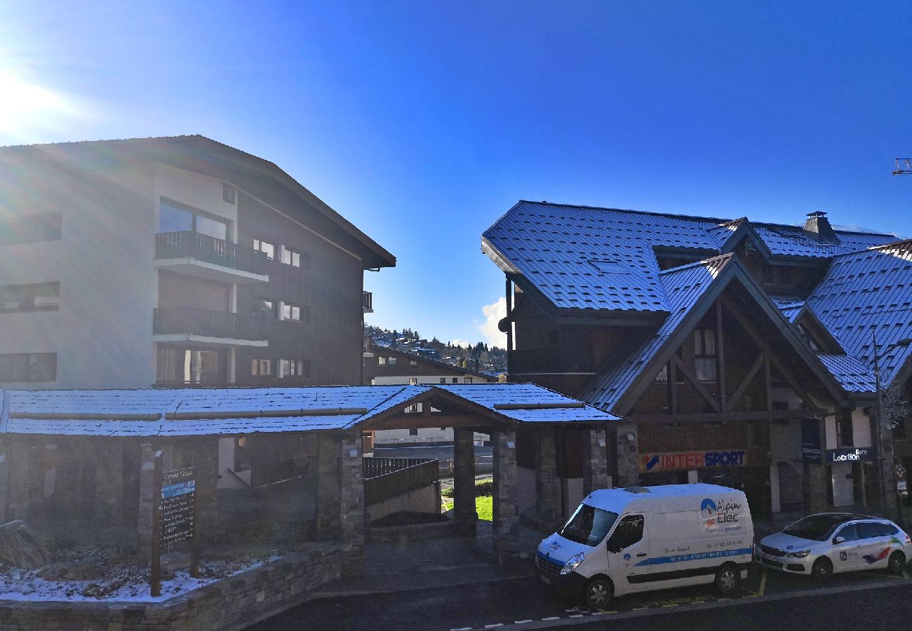 Appartement à Les Carroz d'Arâches - appartement pour 4 personnes plein centre Les Carroz - CIN583