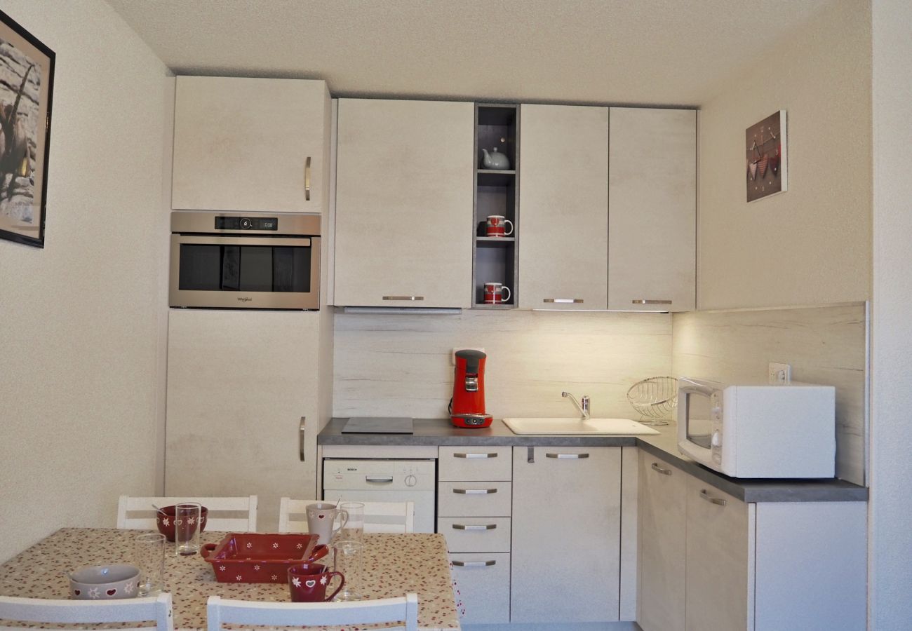 Appartement à Les Carroz d'Arâches - appartement pour 4 personnes plein centre Les Carroz - CIN583