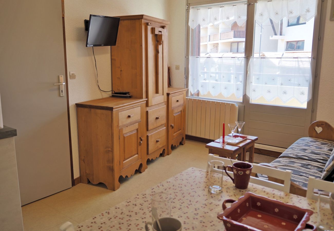 Appartement à Les Carroz d'Arâches - appartement pour 4 personnes plein centre Les Carroz - CIN583