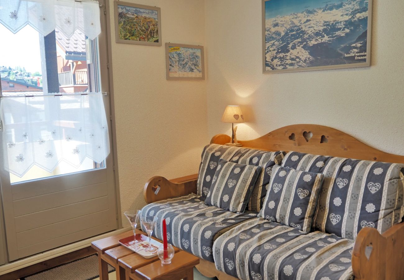 Appartement à Les Carroz d'Arâches - appartement pour 4 personnes plein centre Les Carroz - CIN583
