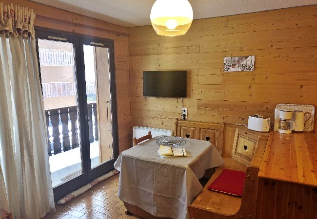 Studio à Les Carroz d'Arâches - Appartement 4 personnes centre- RHO602