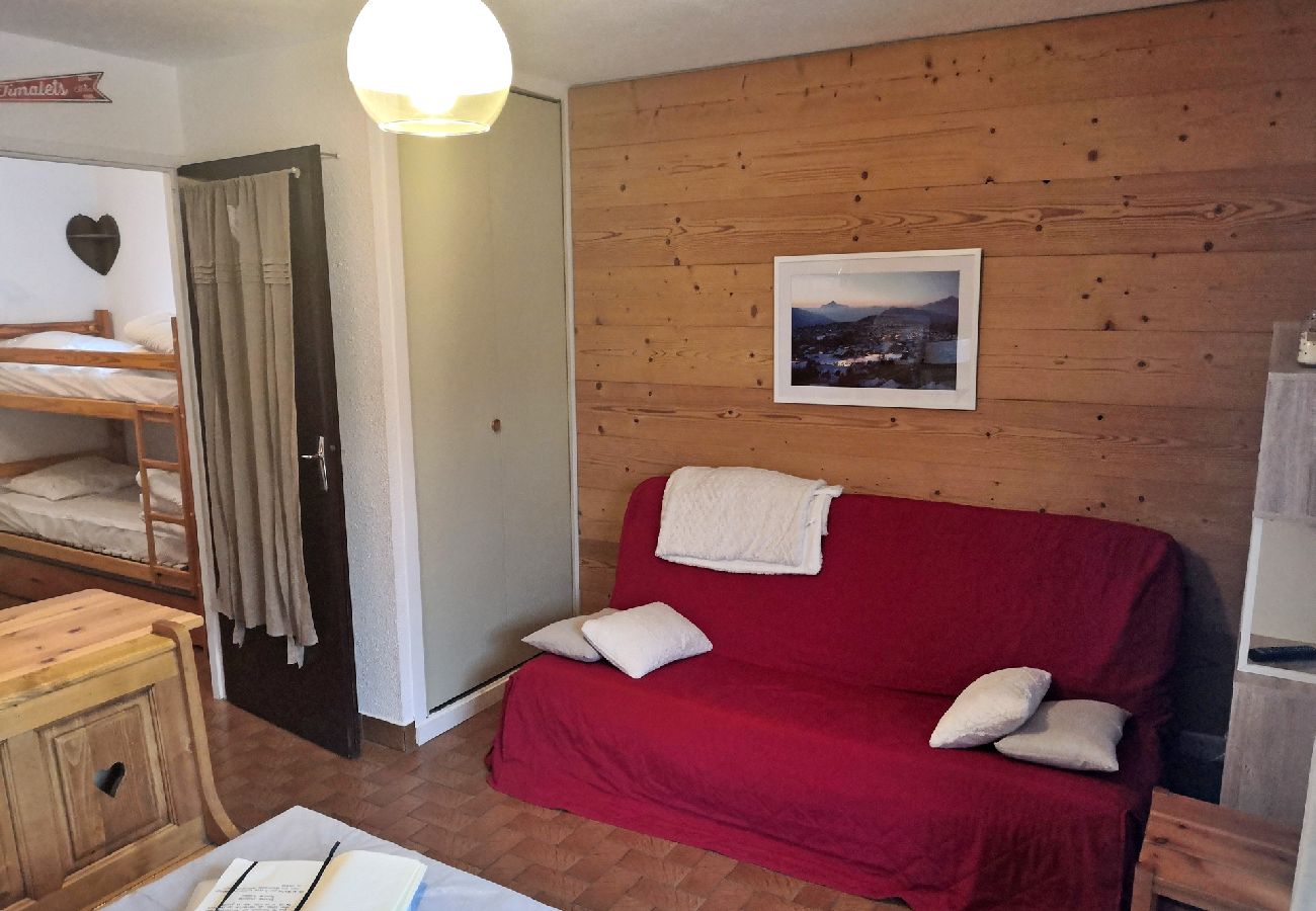 Appartement à Les Carroz d'Arâches - Centre station, studio 4 personnes avec casier à skis et garage - RHO602