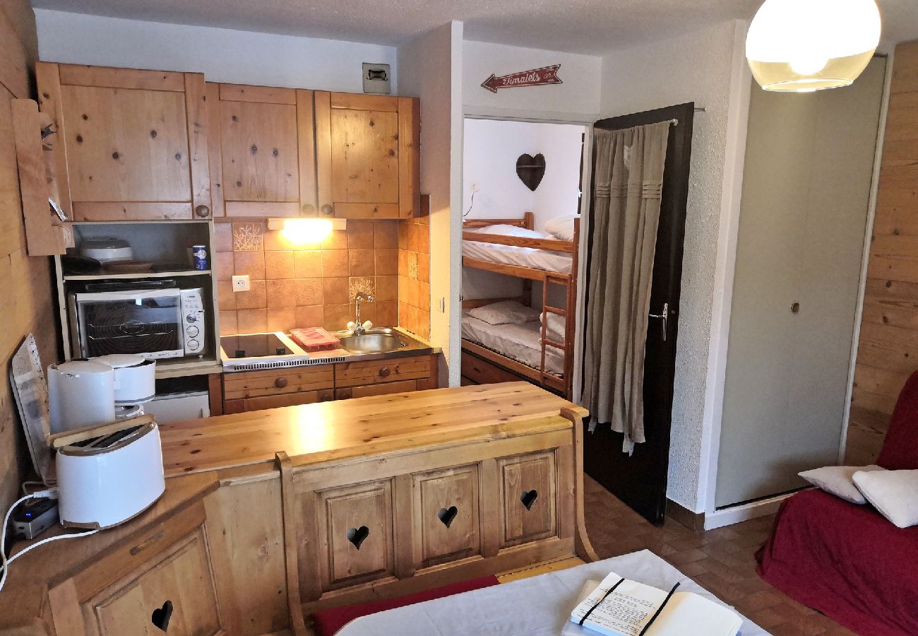 Studio à Les Carroz d'Arâches - Appartement 4 personnes centre- RHO602