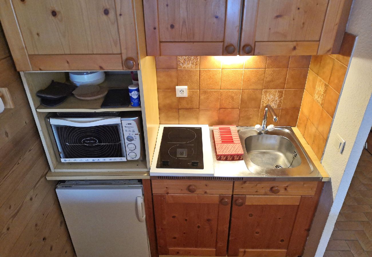 Studio à Les Carroz d'Arâches - Appartement 4 personnes centre- RHO602