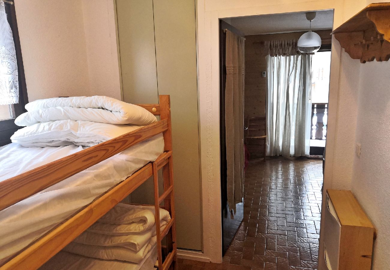 Studio à Les Carroz d'Arâches - Appartement 4 personnes centre- RHO602