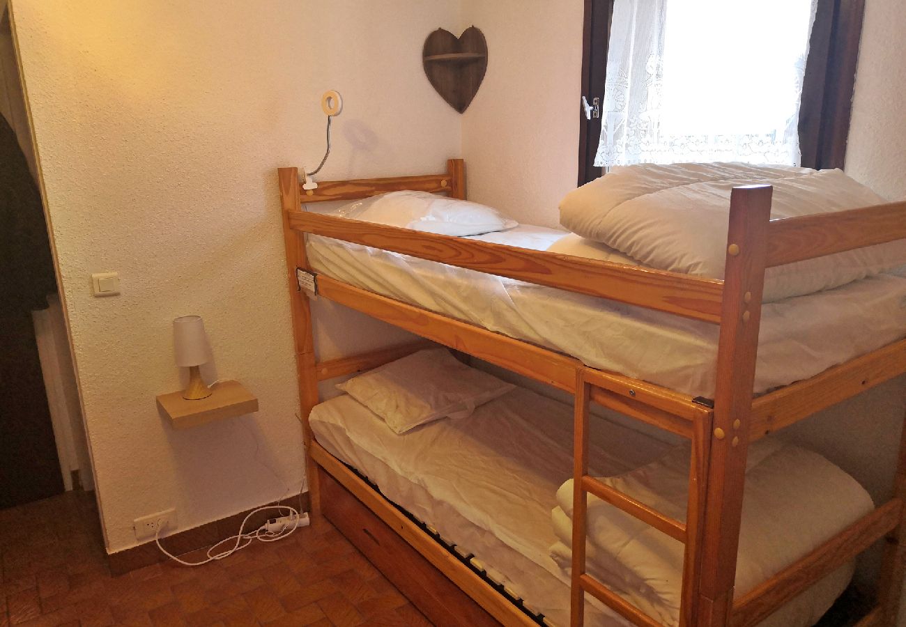 Studio à Les Carroz d'Arâches - Appartement 4 personnes centre- RHO602