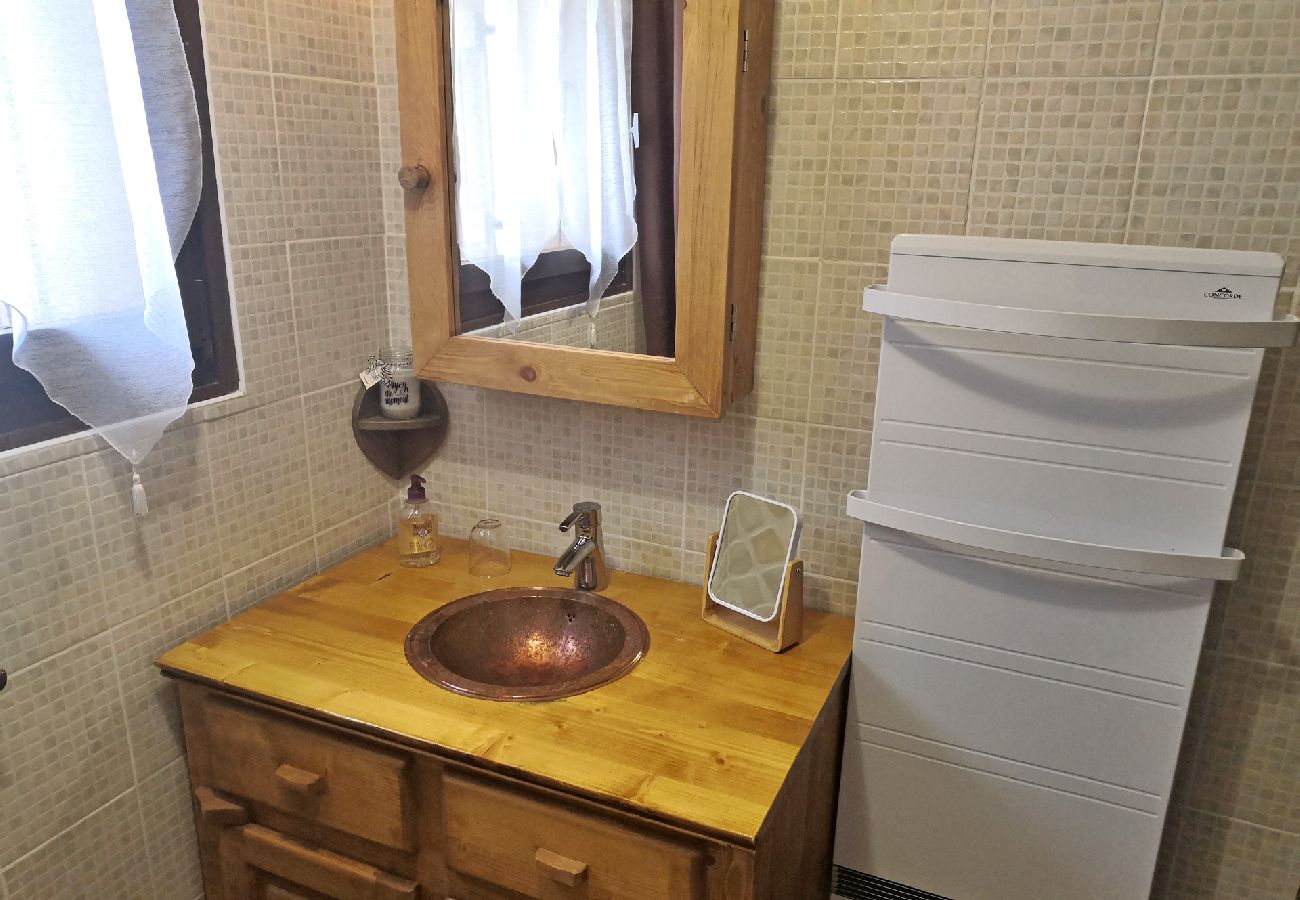 Studio à Les Carroz d'Arâches - Appartement 4 personnes centre- RHO602