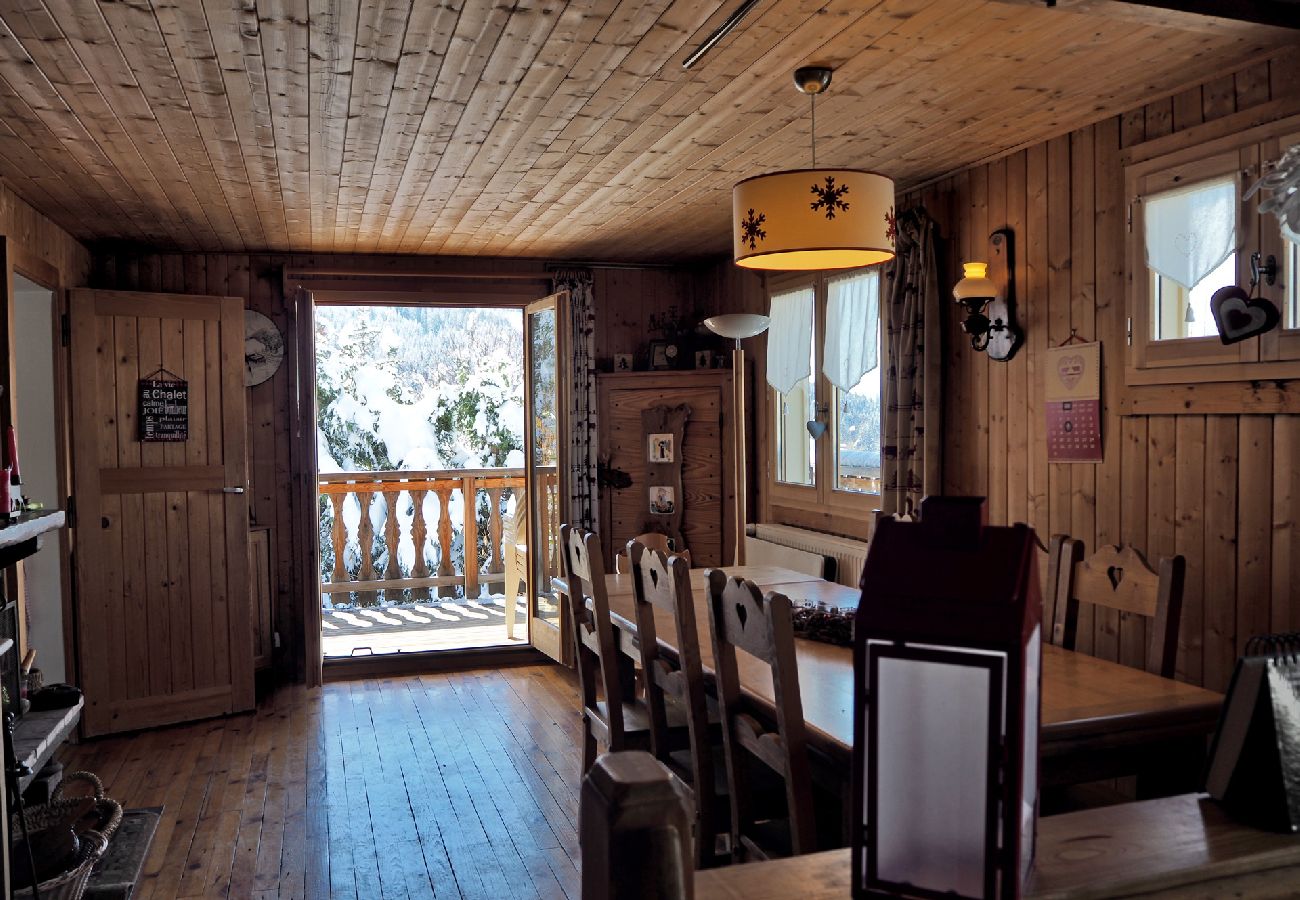 Chalet à Les Carroz d'Arâches - Chalet familial sur les hauteurs des Carroz, pour 10 personnes - GRA606