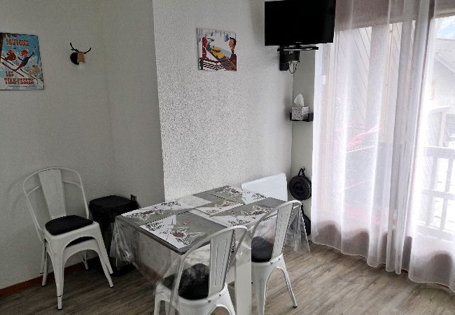 Appartement à Les Carroz d'Arâches - Centre station Appartement 4 personnes  avec parking AME609