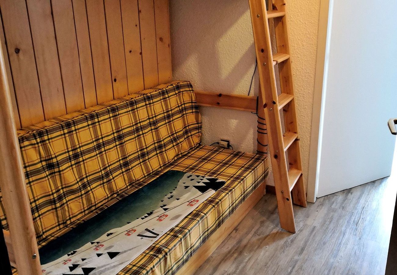 Appartement à Les Carroz d'Arâches - Centre station Appartement 4 personnes  avec parking AME609