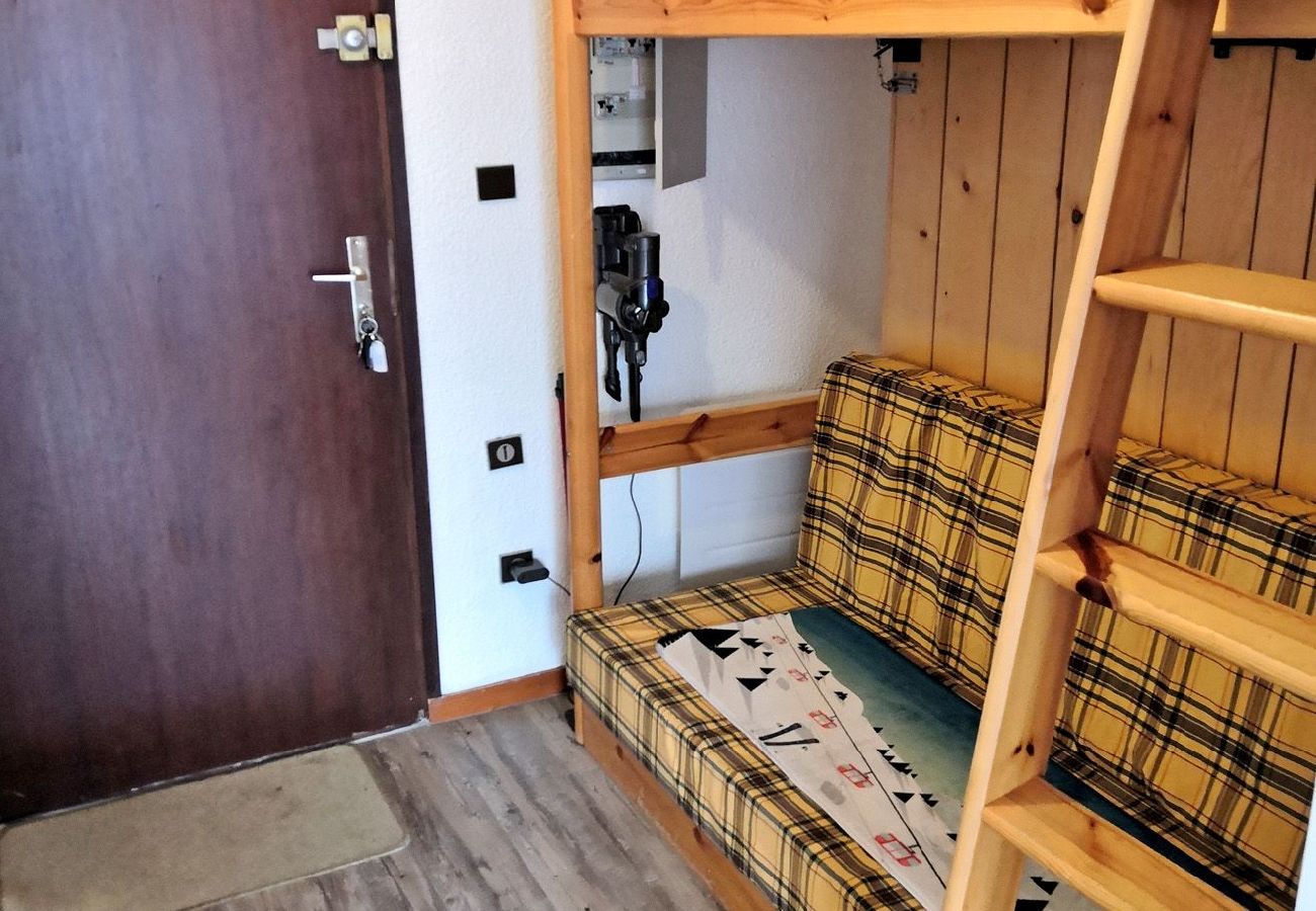 Appartement à Les Carroz d'Arâches - Centre station Appartement 4 personnes  avec parking AME609