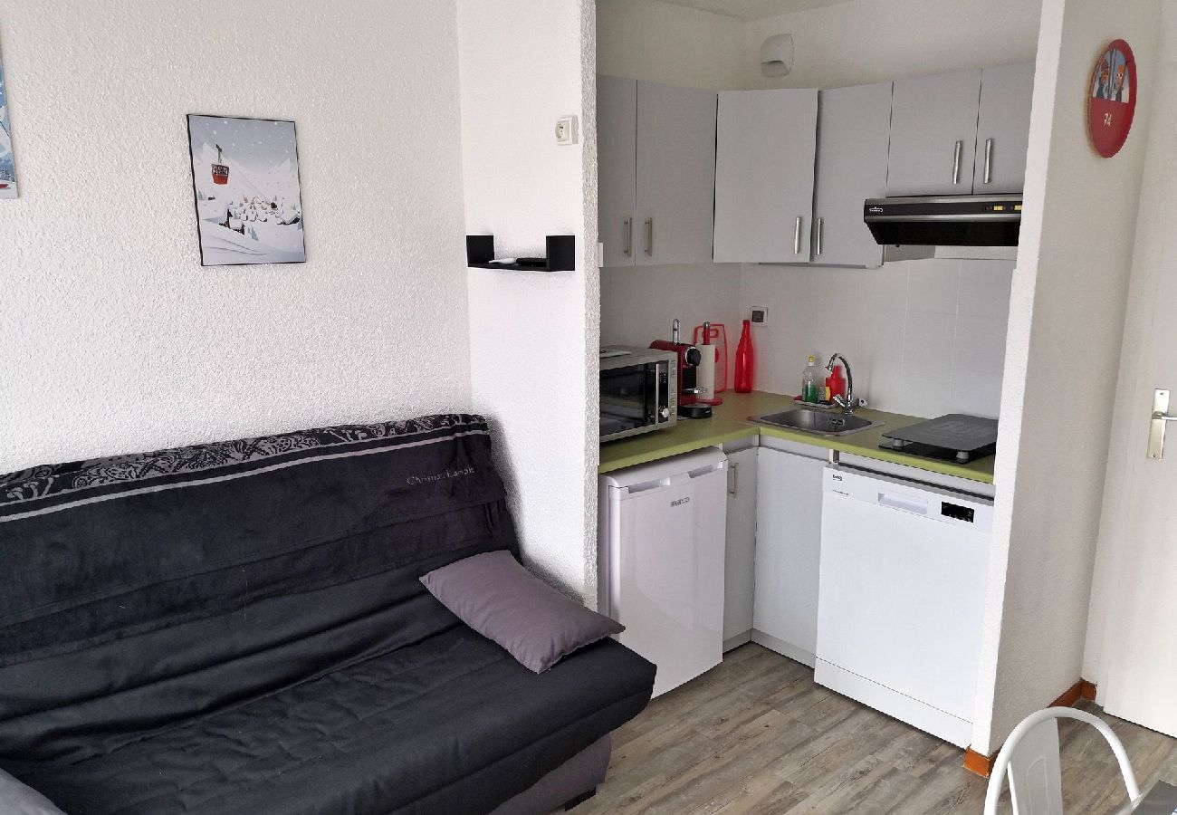 Appartement à Les Carroz d'Arâches - Centre station Appartement 4 personnes  avec parking AME609