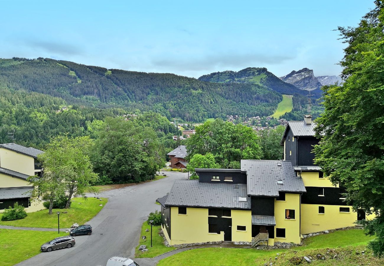 Studio à Les Carroz d'Arâches - Appartement pour 4 personnes avec parking et local à ski - PRB611