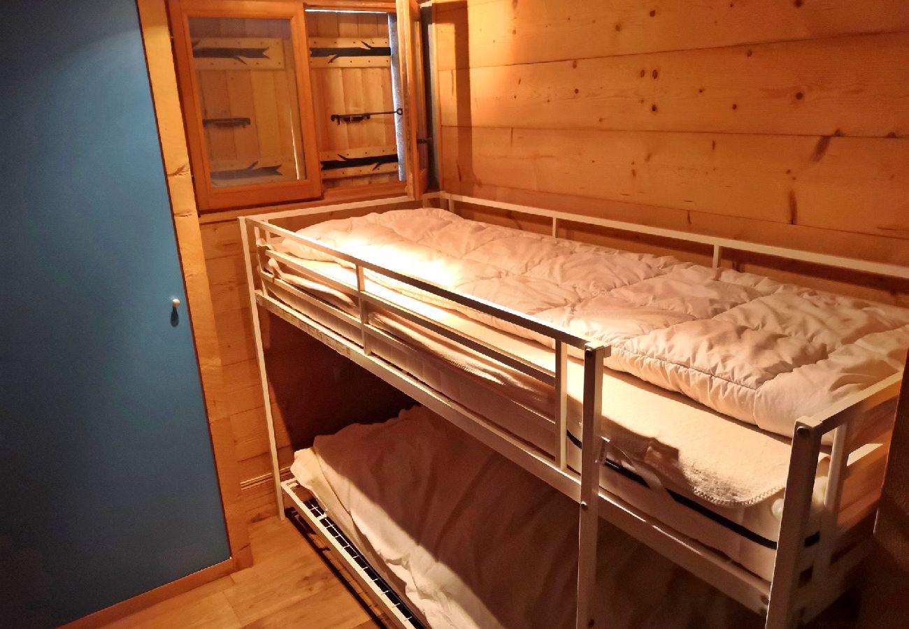 Appartement à Les Carroz d'Arâches - Bas de chalet rénové pour 6 personnes avec parking privatif - BCH614