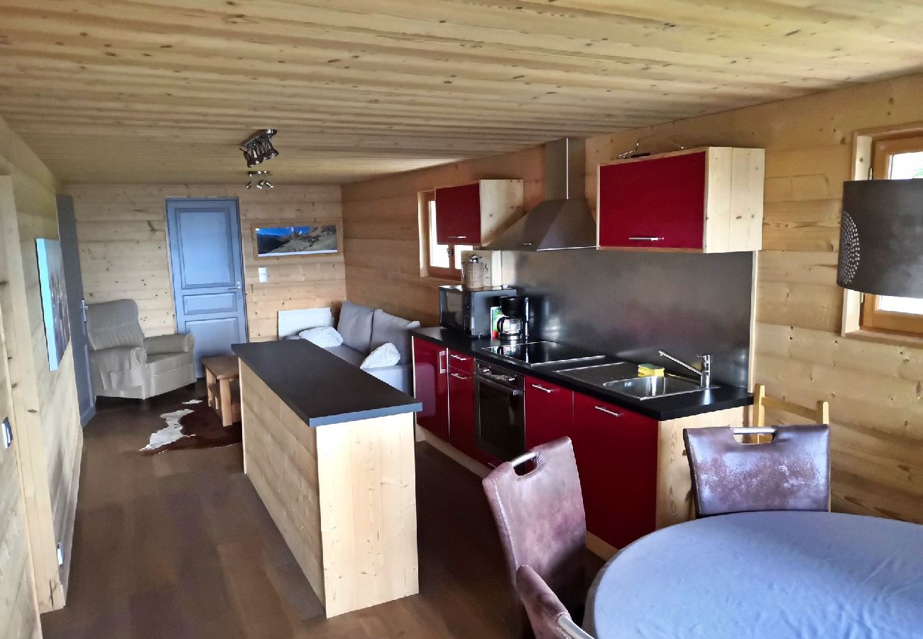 Appartement à Les Carroz d'Arâches - Bas de chalet rénové pour 6 personnes avec parking privatif - BCH614