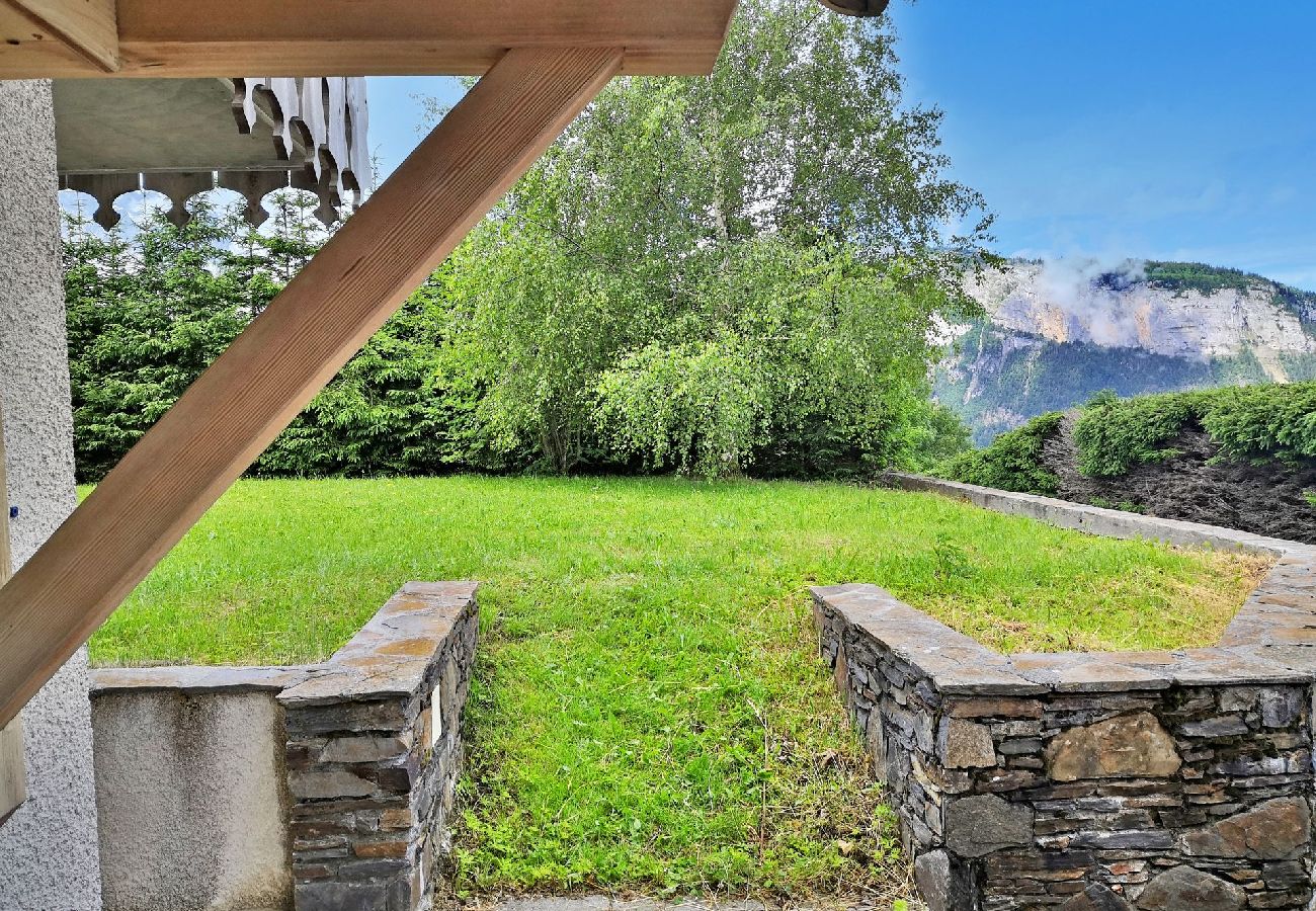 Appartement à Les Carroz d'Arâches - Bas de chalet rénové pour 4 personnes avec parking privatif - BCH614
