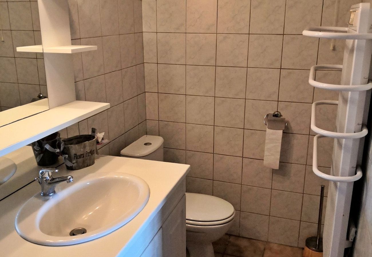 Appartement à Les Carroz d'Arâches - Bas de chalet rénové pour 4 personnes avec parking privatif - BCH614
