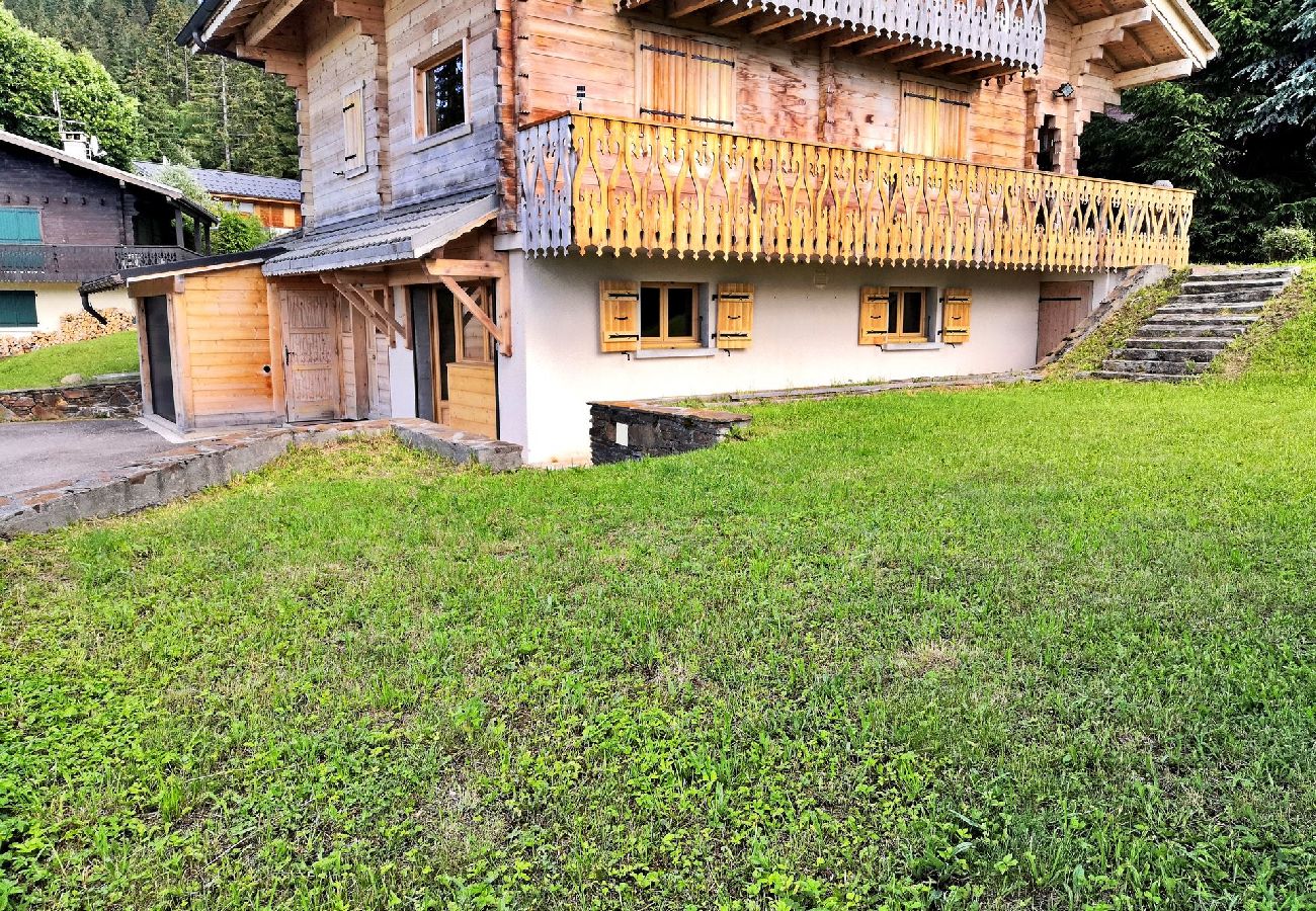 Appartement à Les Carroz d'Arâches - Bas de chalet rénové pour 6 personnes avec parking privatif - BCH614