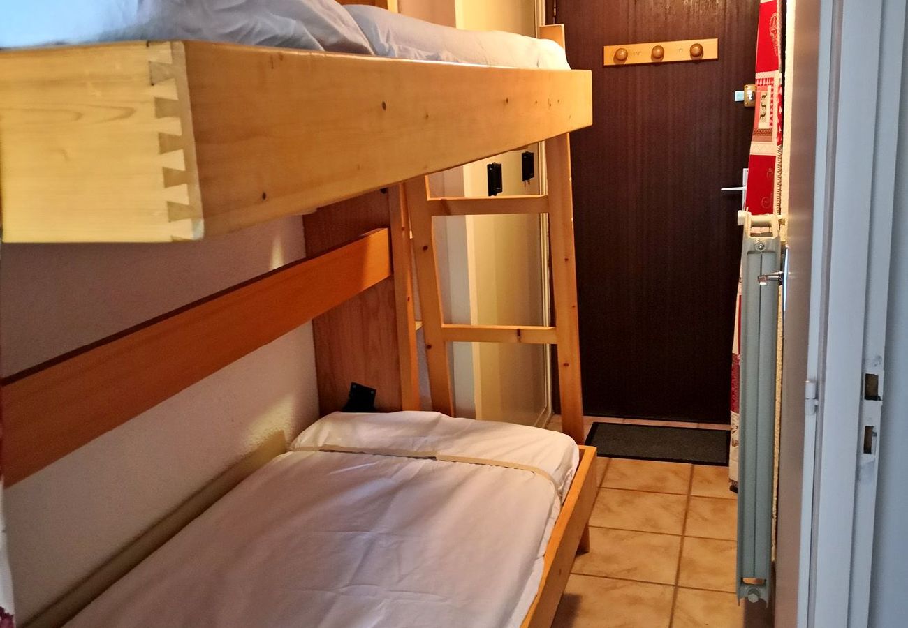 Appartement à Les Carroz d'Arâches - 2 pièces à la montagne 4 personnes , proche Aquacîme et ski bus,  résidence «Près du Bois »