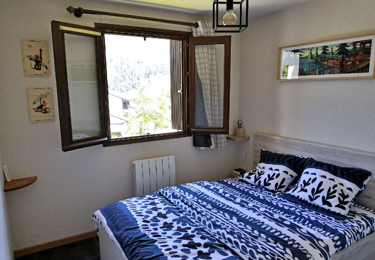 Appartement à Les Carroz d'Arâches - 2 pièces 4 personnes  proche Aquacîme et ski Bus PRB612