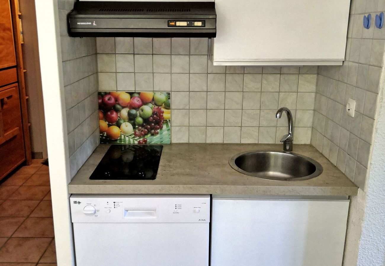 Appartement à Les Carroz d'Arâches - 2 pièces 4 personnes  proche Aquacîme et ski Bus PRB612