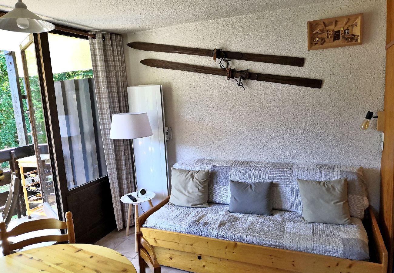 Appartement à Les Carroz d'Arâches - 2 pièces à la montagne 4 personnes , proche Aquacîme et ski bus,  résidence «Près du Bois »