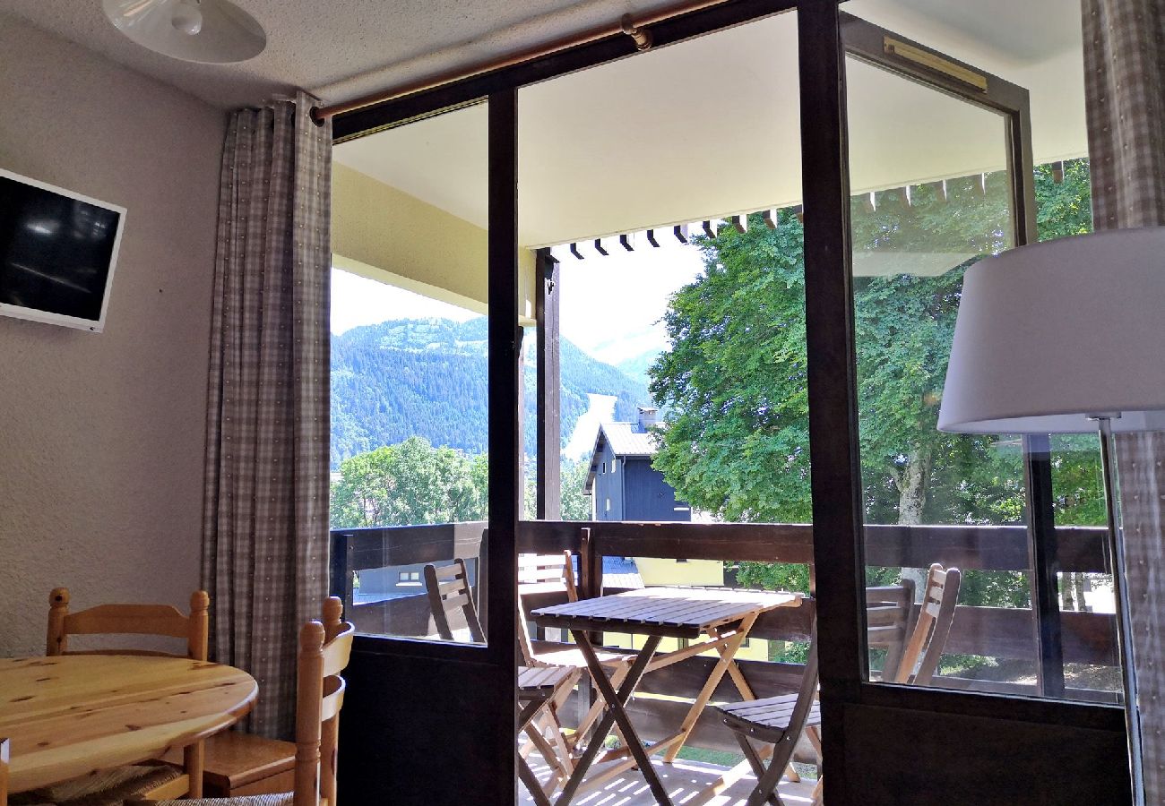 Appartement à Les Carroz d'Arâches - 2 pièces 4 personnes  proche Aquacîme et ski Bus PRB612