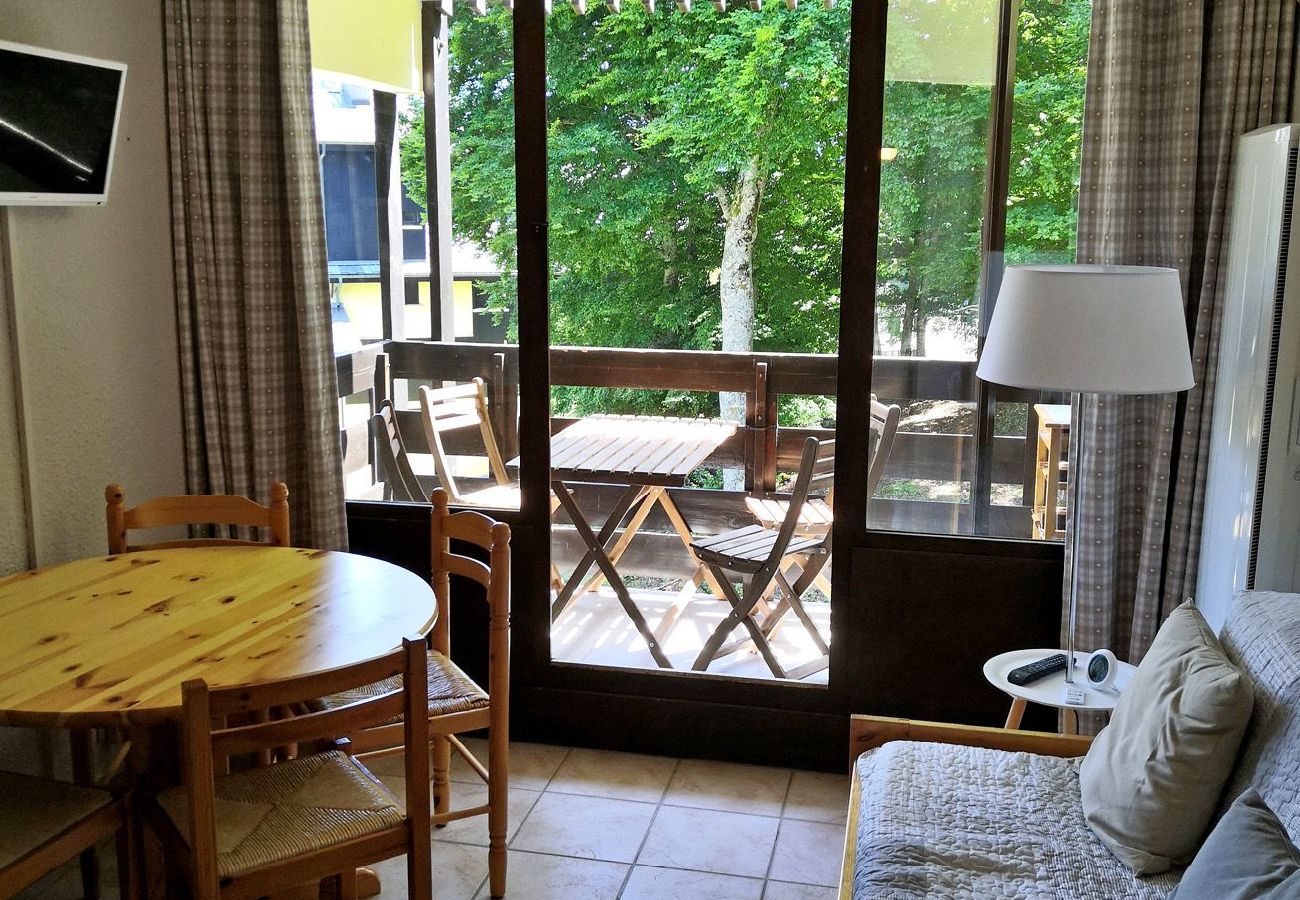 Appartement à Les Carroz d'Arâches - 2 pièces à la montagne 4 personnes , proche Aquacîme et ski bus,  résidence «Près du Bois »