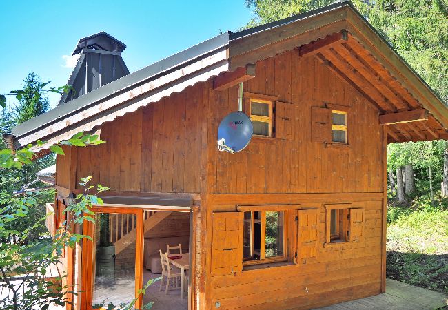  à Les Carroz d'Arâches - Appartement 4 personnes dans chalet sur les hauteurs de la station