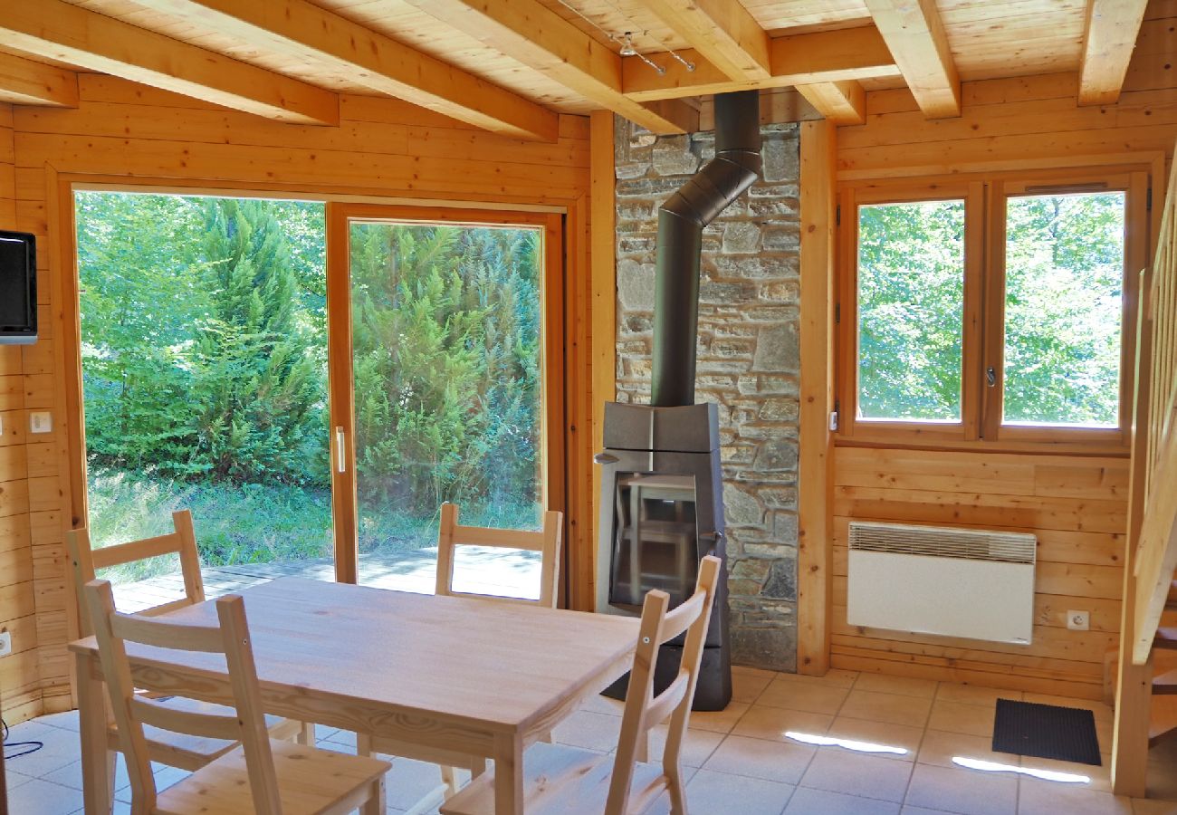 Appartement à Les Carroz d'Arâches - Appartement 4 personnes dans chalet sur les hauteurs de la station