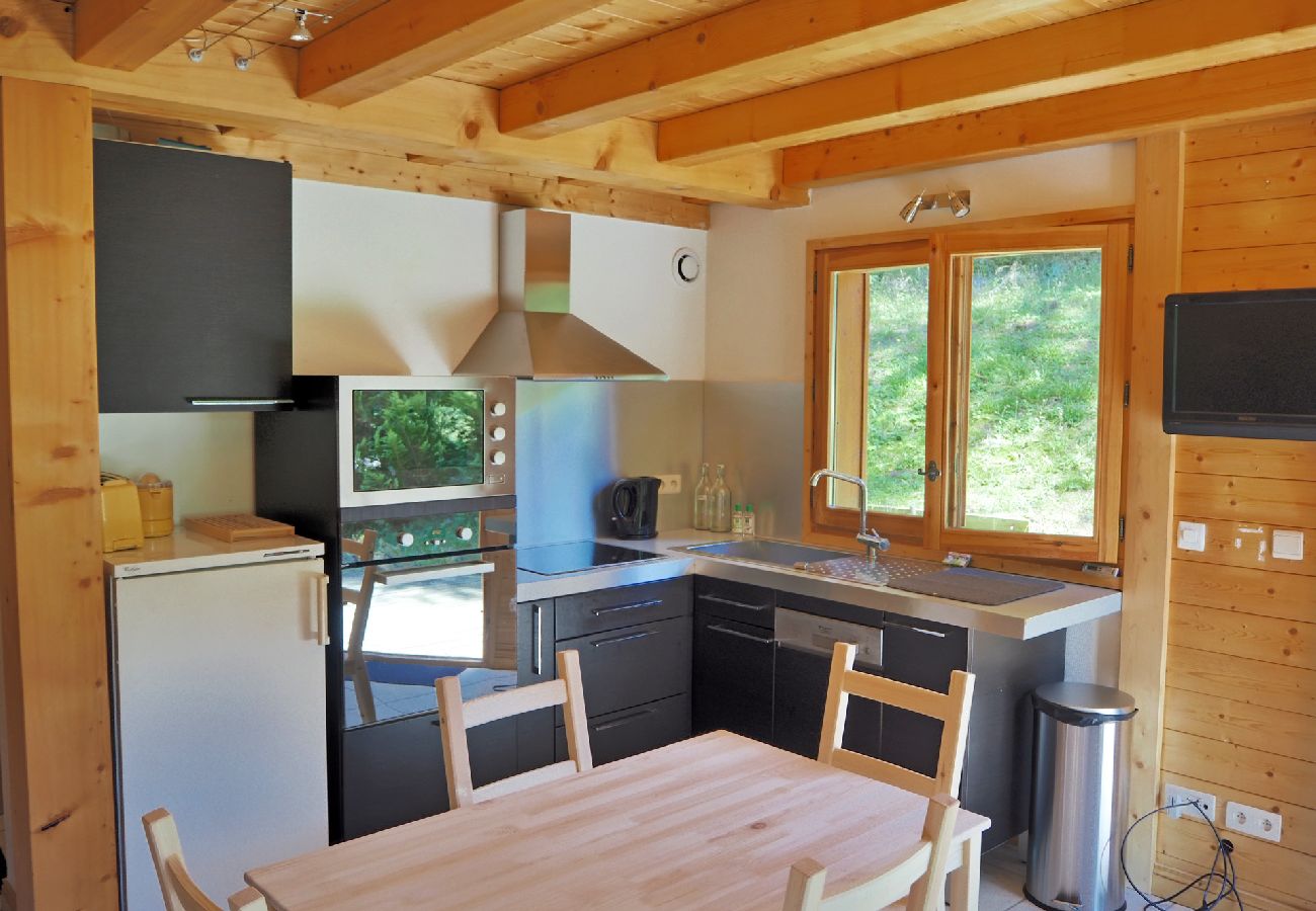 Appartement à Les Carroz d'Arâches - Appartement 4 personnes dans chalet sur les hauteurs de la station