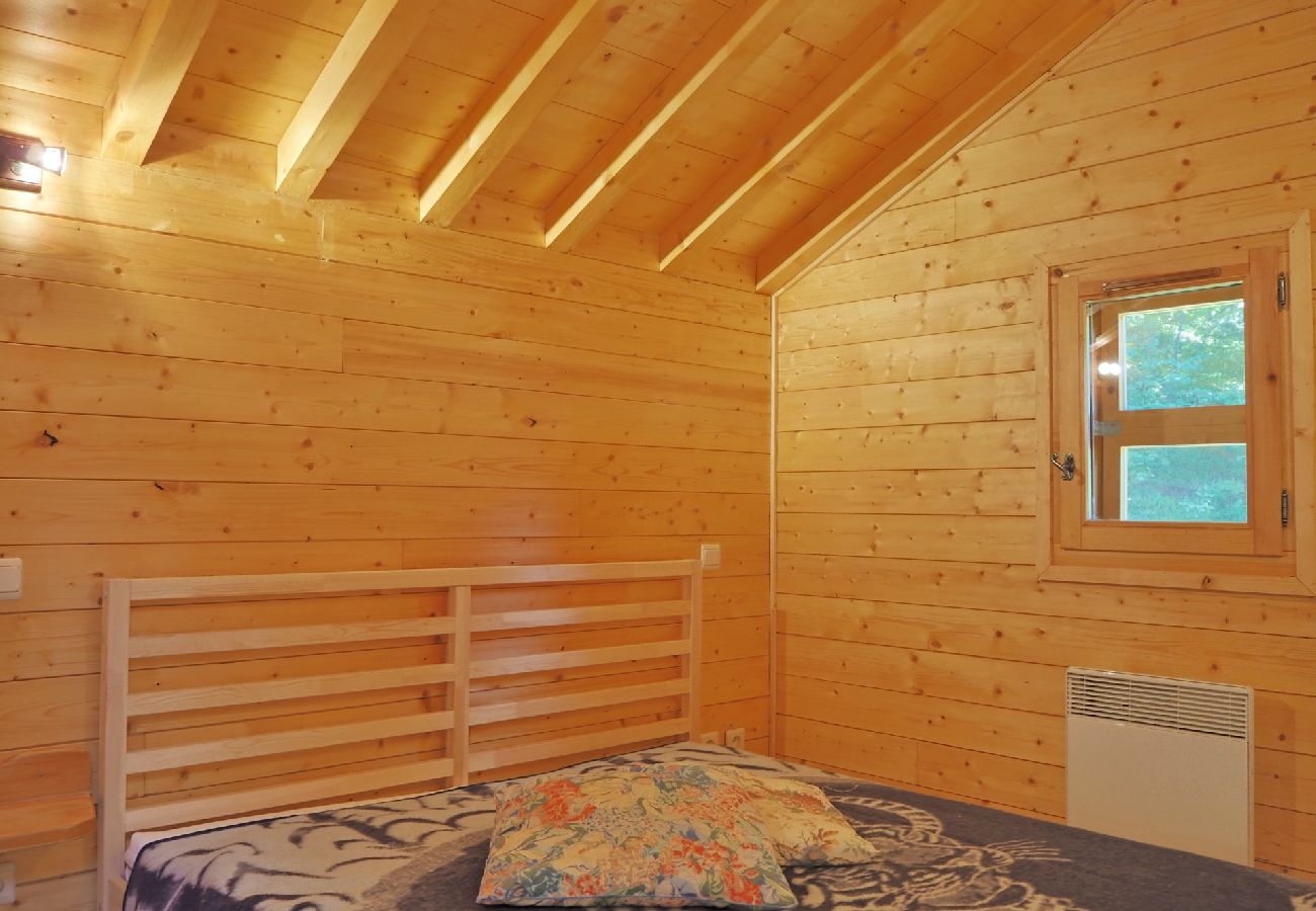 Appartement à Les Carroz d'Arâches - Appartement 4 personnes dans chalet sur les hauteurs de la station