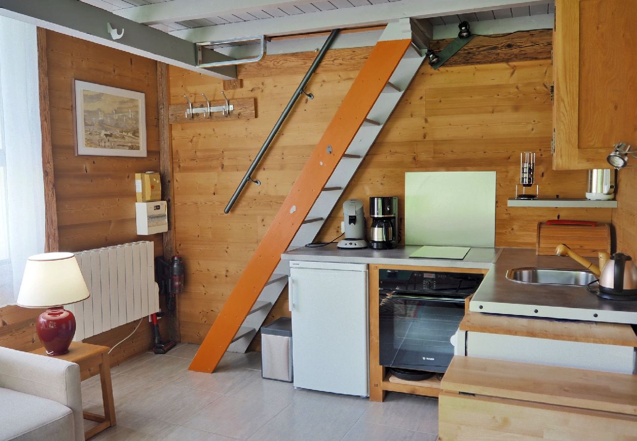 Appartement à Les Carroz d'Arâches - Studio mezzanine 4 personnes  en Rez de jardin - FEU615